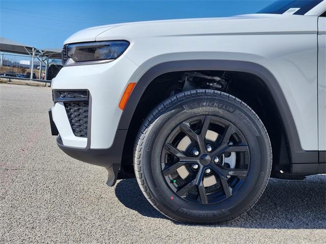 new 2026 Jeep Grand Cherokee car, priced at $42,880