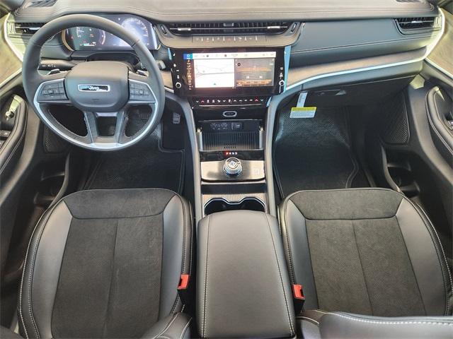 new 2026 Jeep Grand Cherokee car, priced at $42,880