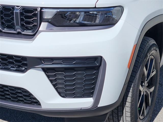 new 2026 Jeep Grand Cherokee car, priced at $42,880