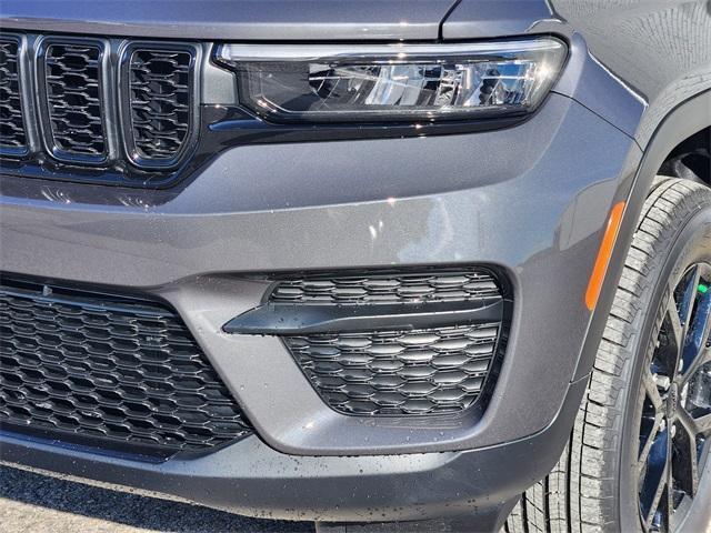 new 2025 Jeep Grand Cherokee car, priced at $37,480