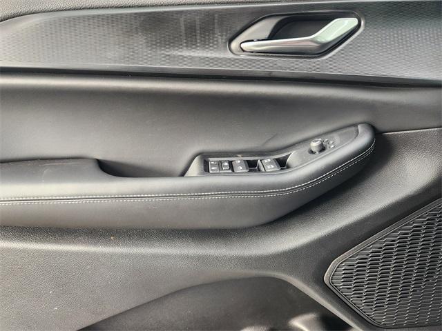 new 2025 Jeep Grand Cherokee car, priced at $37,880