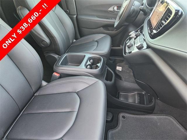 new 2026 Chrysler Pacifica car, priced at $38,660