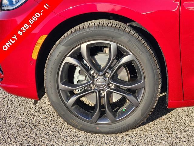 new 2026 Chrysler Pacifica car, priced at $38,660