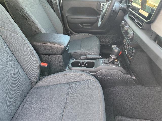 new 2026 Jeep Gladiator car, priced at $37,815