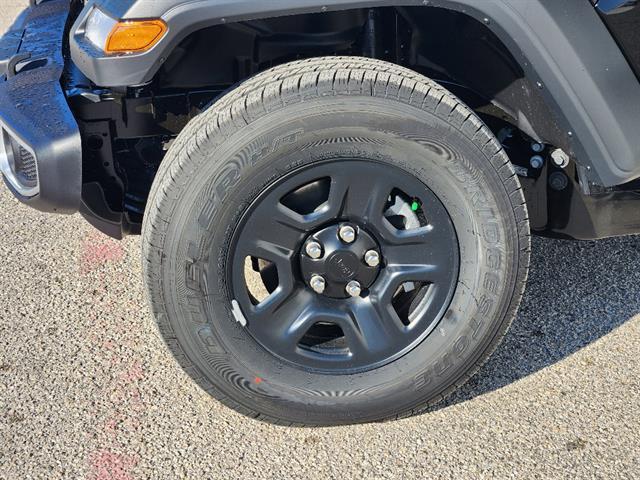 new 2026 Jeep Gladiator car, priced at $37,815