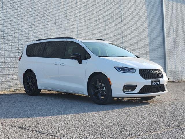 new 2026 Chrysler Pacifica car, priced at $45,160