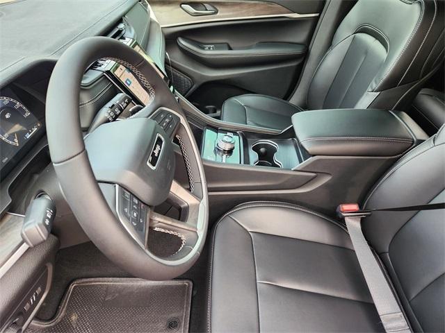 new 2025 Jeep Grand Cherokee car, priced at $45,135