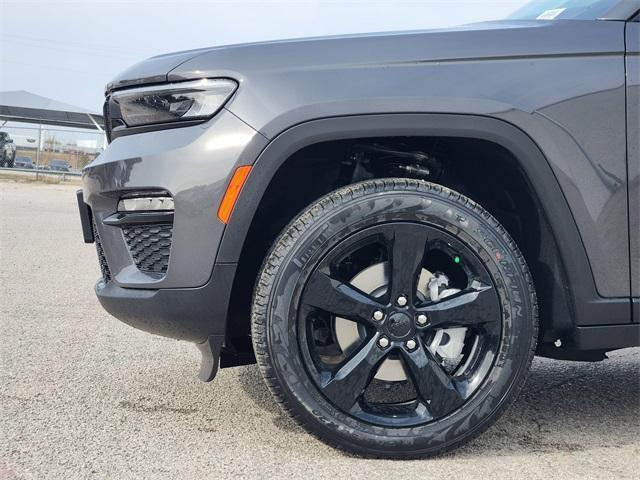 new 2025 Jeep Grand Cherokee car, priced at $45,135