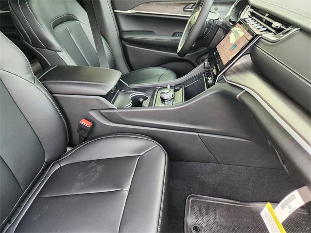 new 2025 Jeep Grand Cherokee car, priced at $45,135