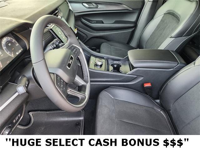 new 2025 Jeep Grand Cherokee car, priced at $35,080