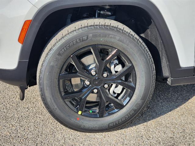 new 2025 Jeep Grand Cherokee car, priced at $34,485