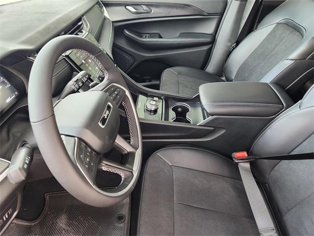 new 2025 Jeep Grand Cherokee car, priced at $41,025