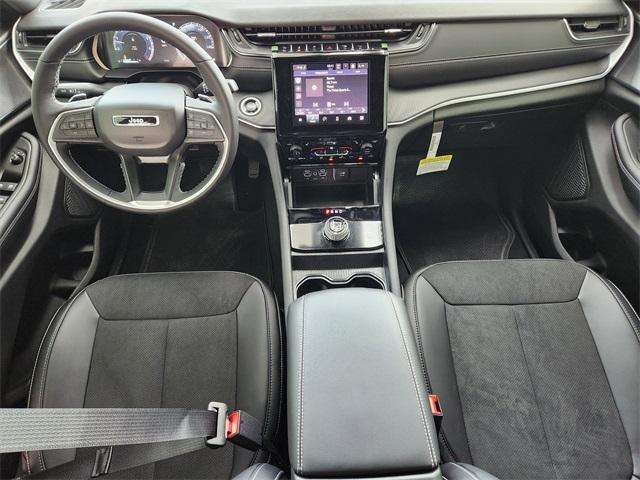 new 2025 Jeep Grand Cherokee car, priced at $41,025