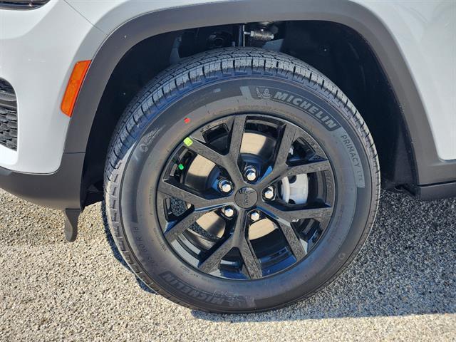 new 2025 Jeep Grand Cherokee car, priced at $39,500