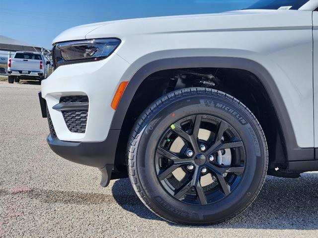new 2025 Jeep Grand Cherokee car, priced at $39,500