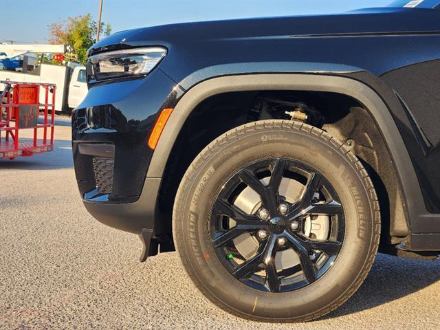 new 2025 Jeep Grand Cherokee L car, priced at $39,580
