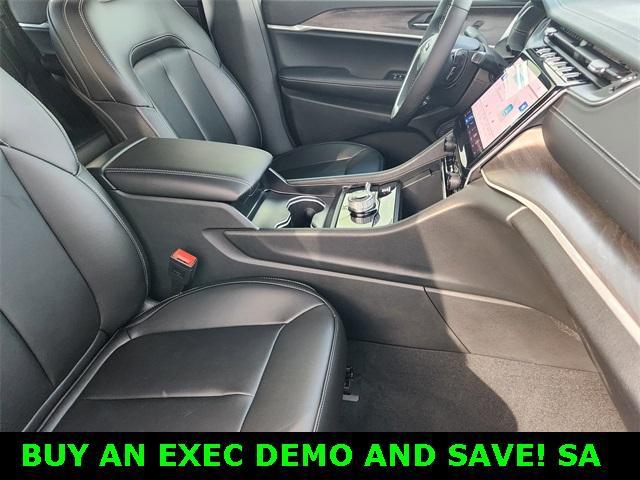 new 2025 Jeep Grand Cherokee car, priced at $47,230