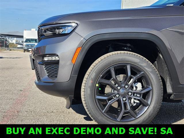 new 2025 Jeep Grand Cherokee car, priced at $47,230