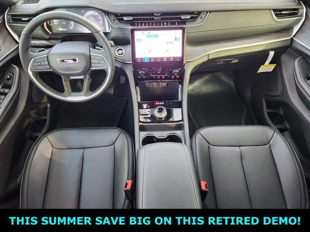 new 2025 Jeep Grand Cherokee car, priced at $45,705