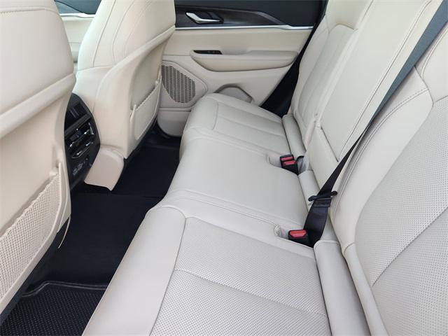 new 2025 Jeep Grand Cherokee car, priced at $43,090