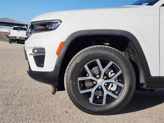 new 2025 Jeep Grand Cherokee car, priced at $43,090