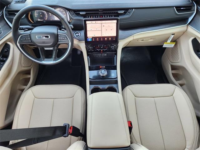 new 2025 Jeep Grand Cherokee car, priced at $43,090