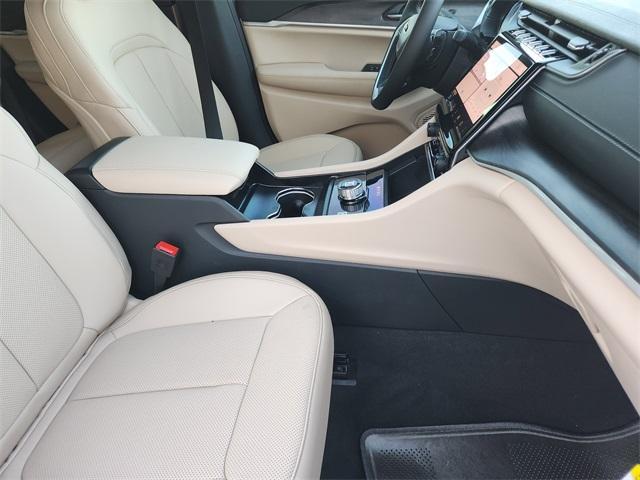 new 2025 Jeep Grand Cherokee car, priced at $43,090