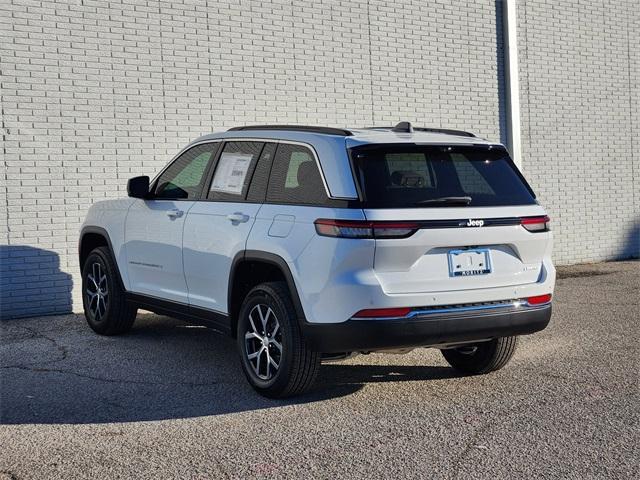 new 2025 Jeep Grand Cherokee car, priced at $43,090