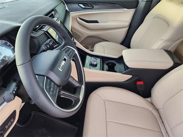 new 2025 Jeep Grand Cherokee car, priced at $43,185