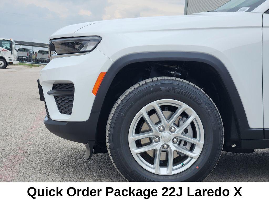 new 2026 Jeep Grand Cherokee car, priced at $36,985