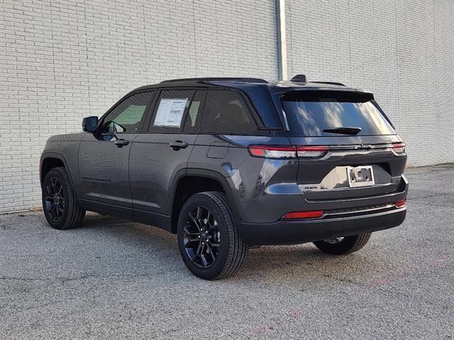 new 2025 Jeep Grand Cherokee car, priced at $43,634