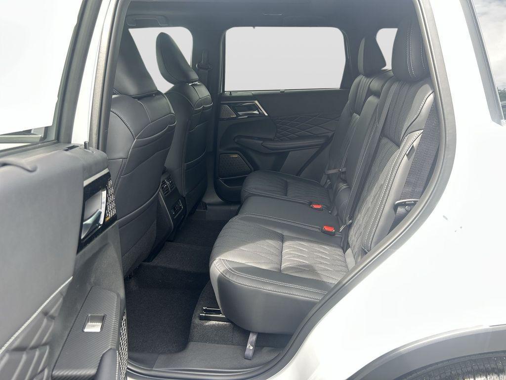new 2026 Mitsubishi Outlander car