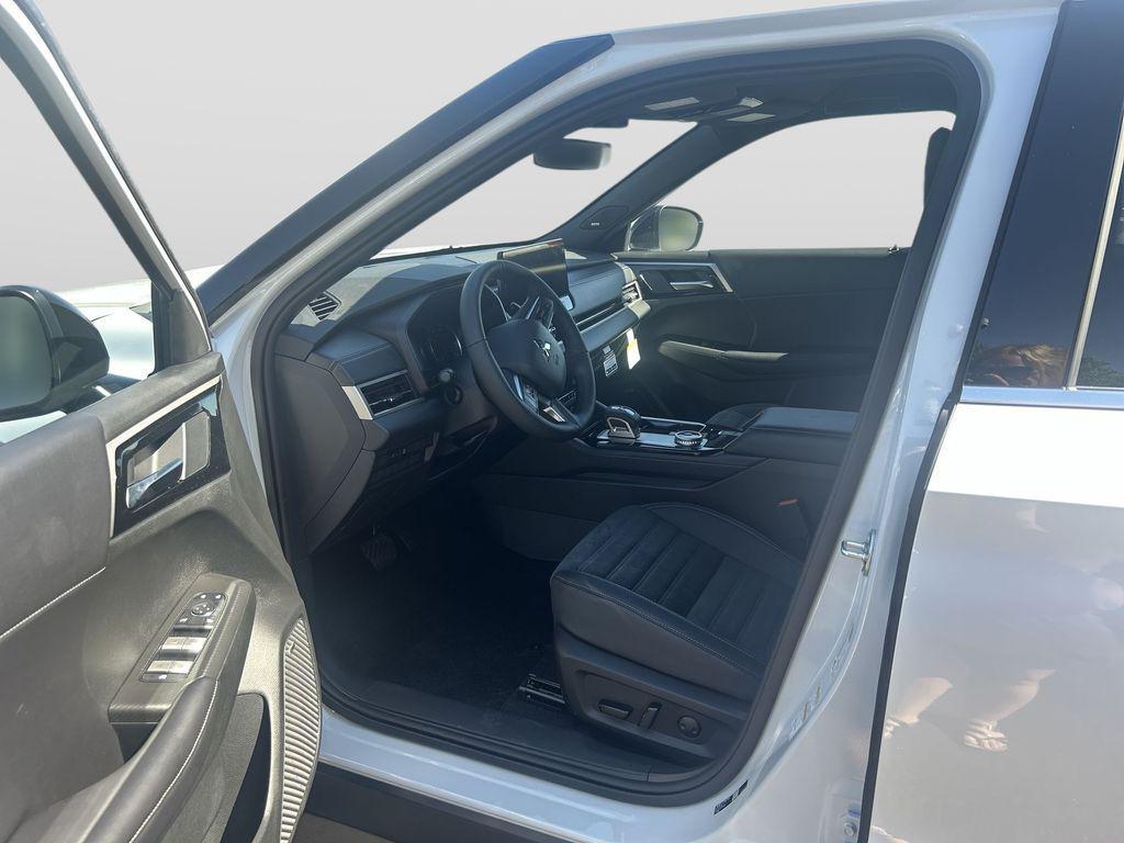new 2026 Mitsubishi Outlander car