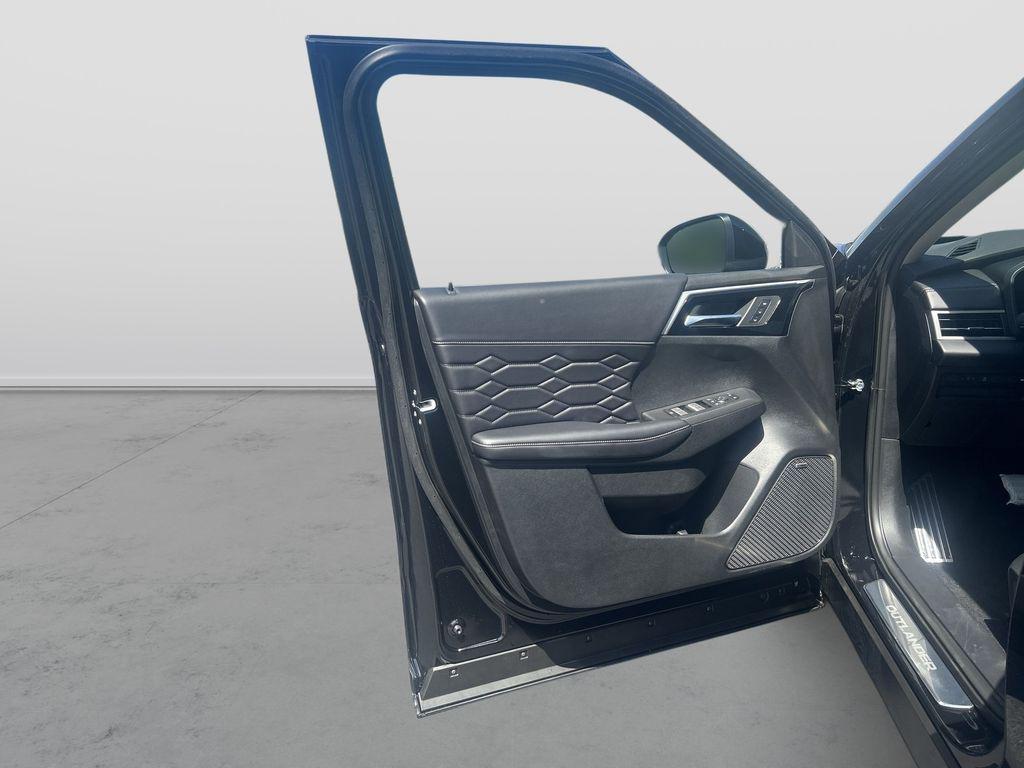 new 2026 Mitsubishi Outlander car