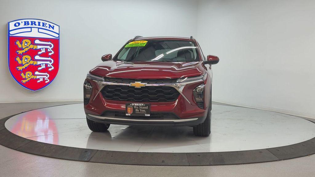 used 2025 Chevrolet Trax car, priced at $22,300