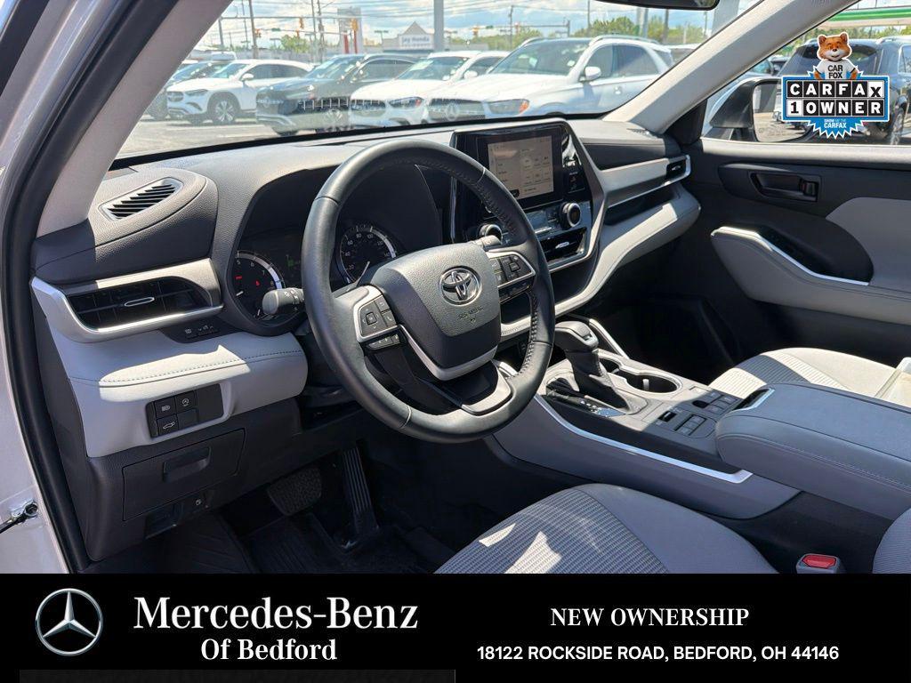 used 2023 Toyota Highlander car, priced at $35,618