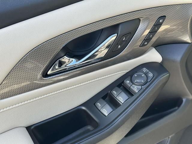 used 2023 Chevrolet Traverse car, priced at $35,998