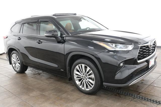 used 2025 Toyota Highlander Hybrid car, priced at $53,998