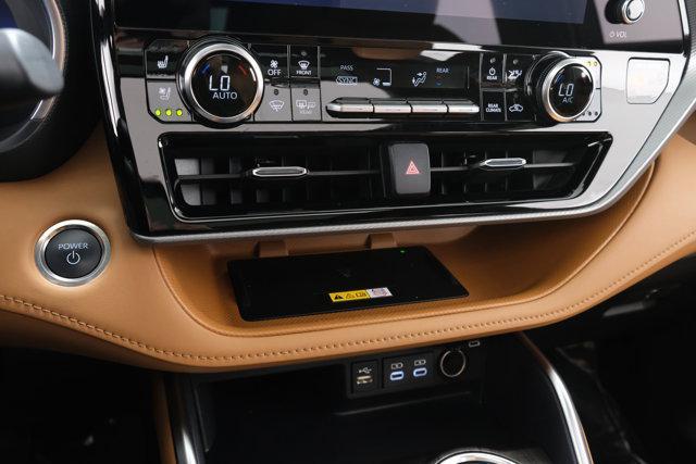 used 2025 Toyota Highlander Hybrid car, priced at $53,998