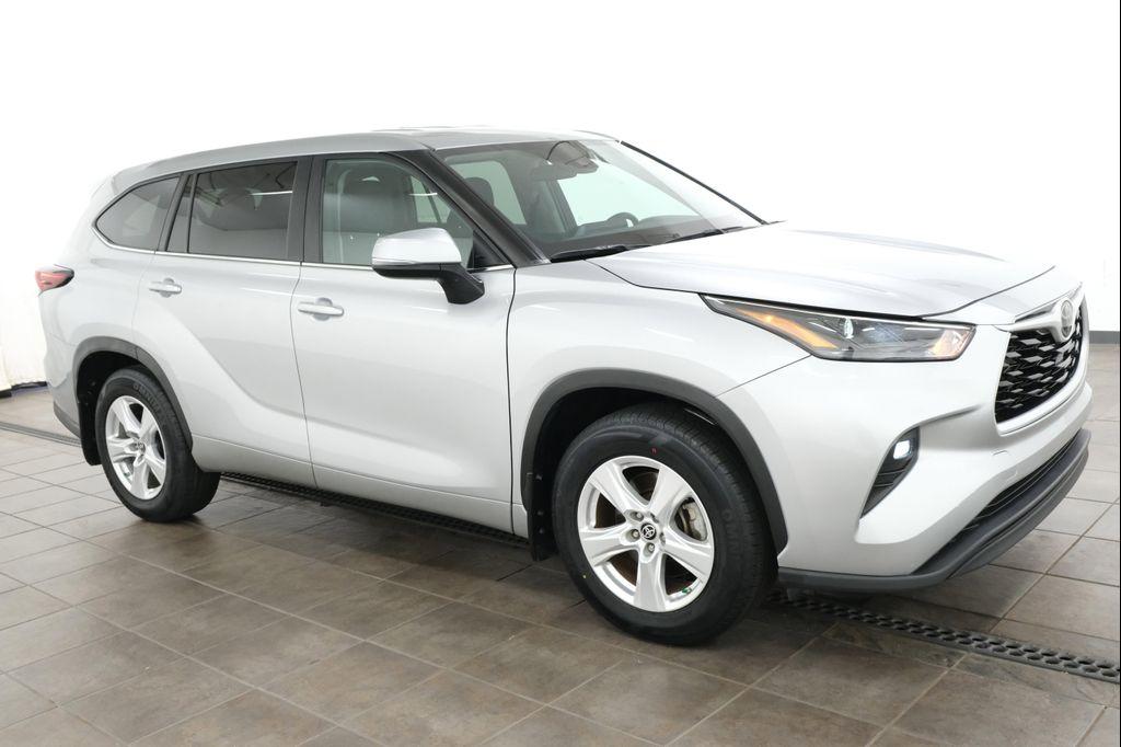 used 2024 Toyota Highlander car, priced at $35,366