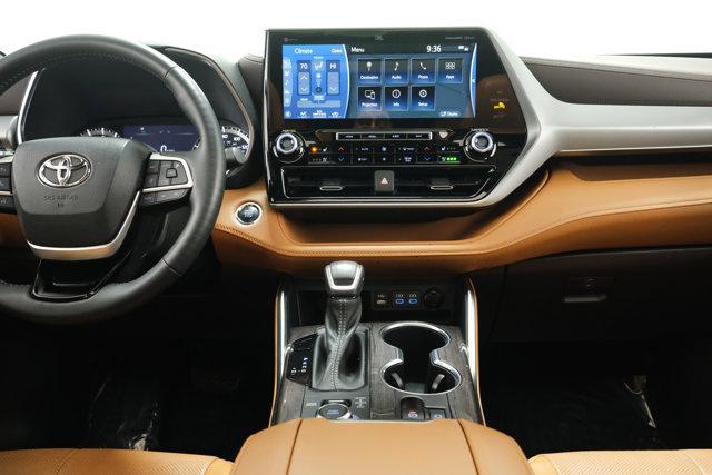used 2022 Toyota Highlander car, priced at $41,988
