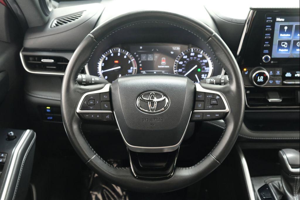 used 2022 Toyota Highlander car, priced at $38,266