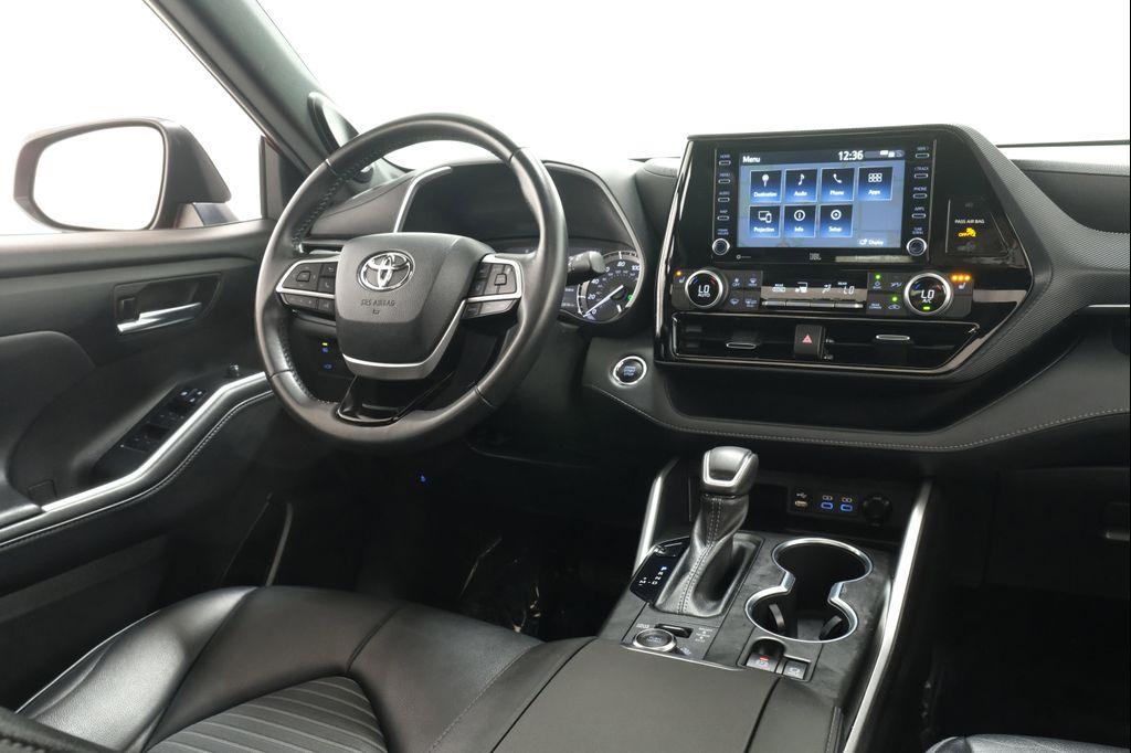 used 2022 Toyota Highlander car, priced at $38,266