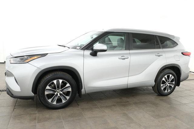 used 2023 Toyota Highlander car, priced at $32,692