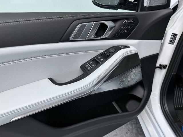 new 2026 BMW X7 car, priced at $106,105