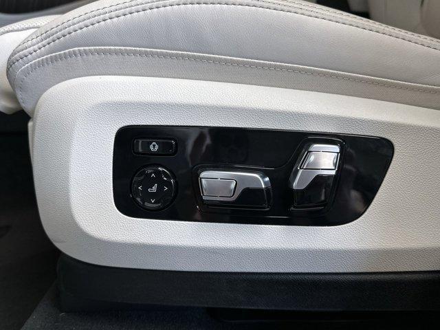 new 2026 BMW X7 car, priced at $129,115