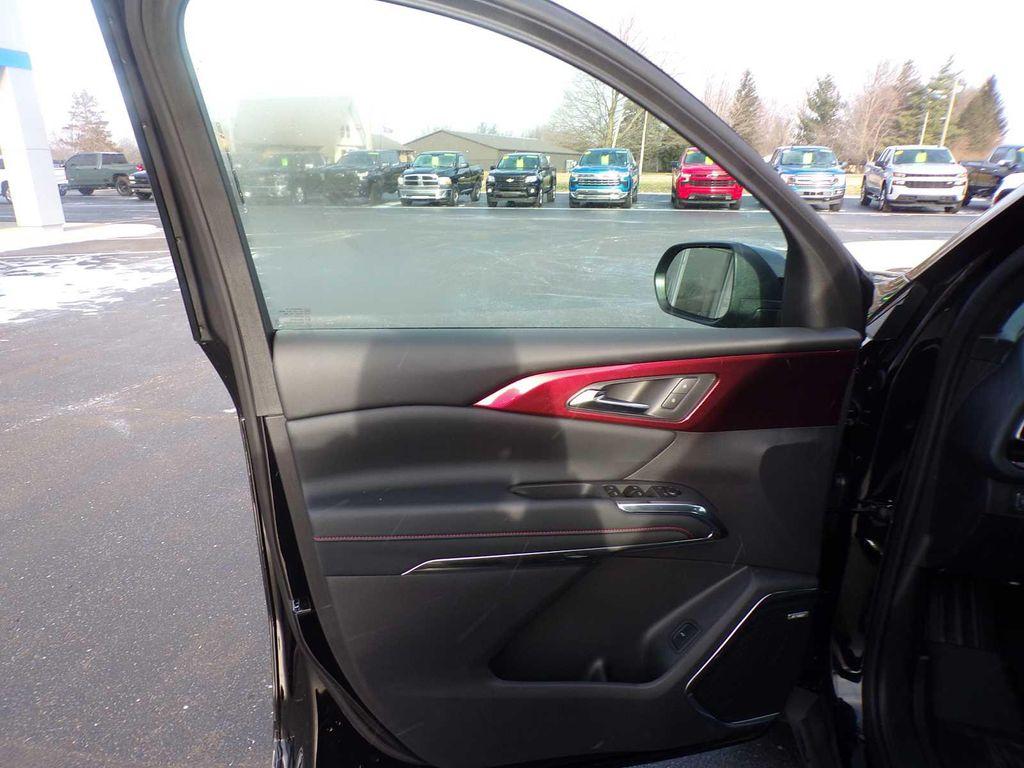 new 2026 Chevrolet Traverse car, priced at $53,170