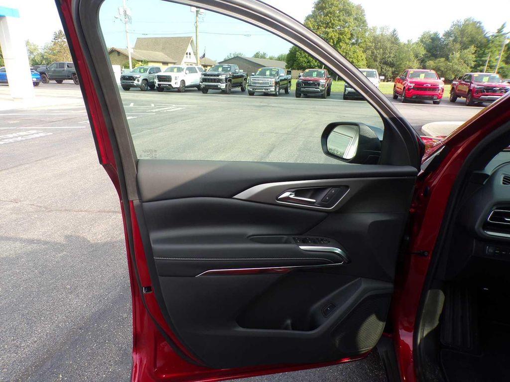 new 2026 Chevrolet Traverse car, priced at $47,145