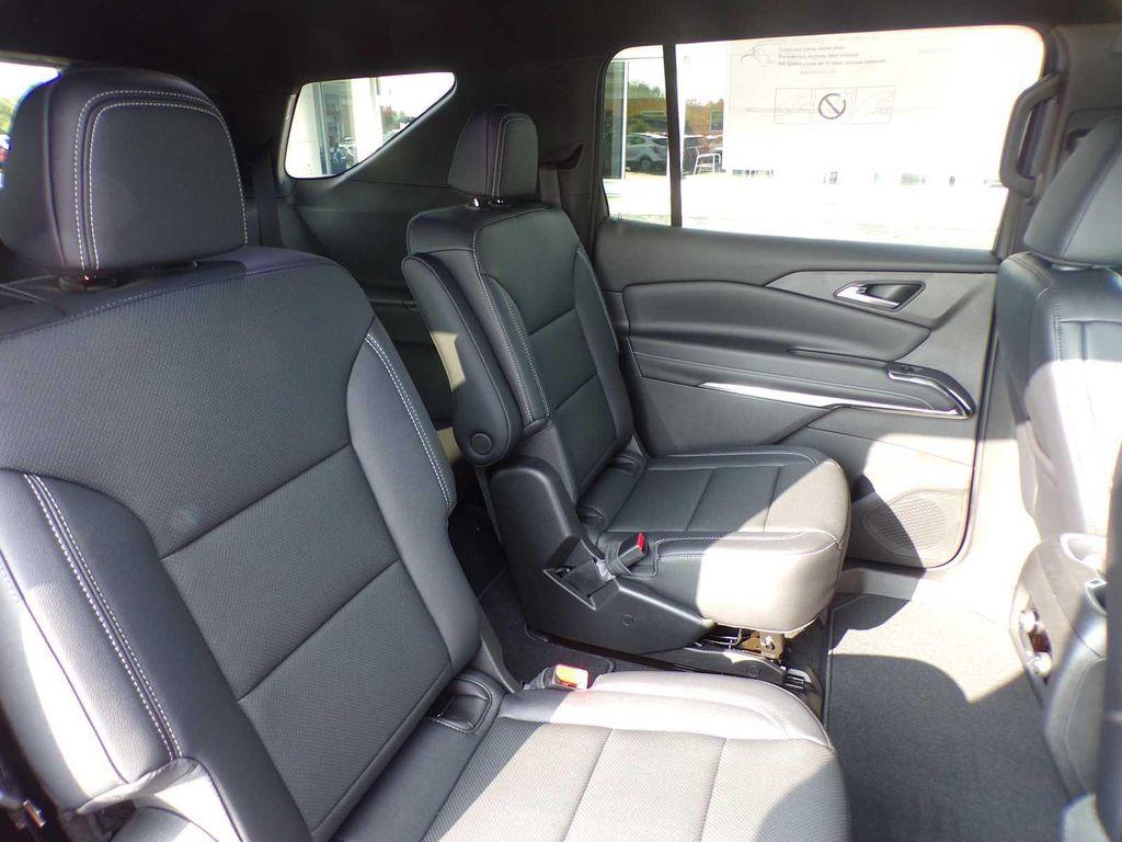 new 2026 Chevrolet Traverse car, priced at $47,145