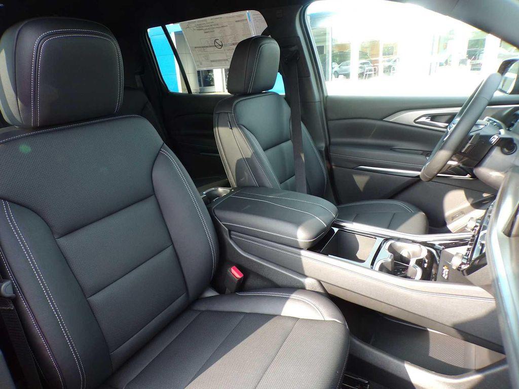 new 2026 Chevrolet Traverse car, priced at $47,145